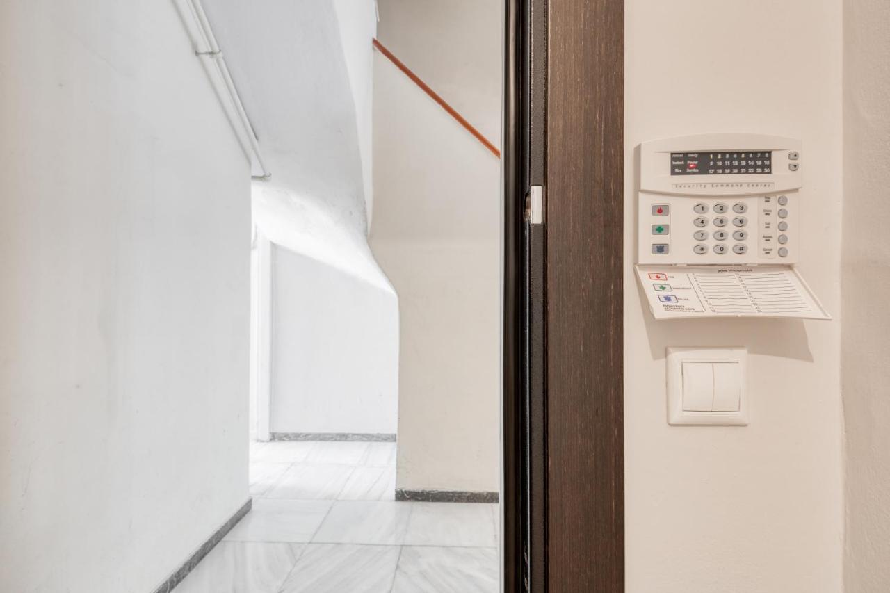 Modern 2-Bedroom Apt, 200M From The Acropolis 雅典 外观 照片