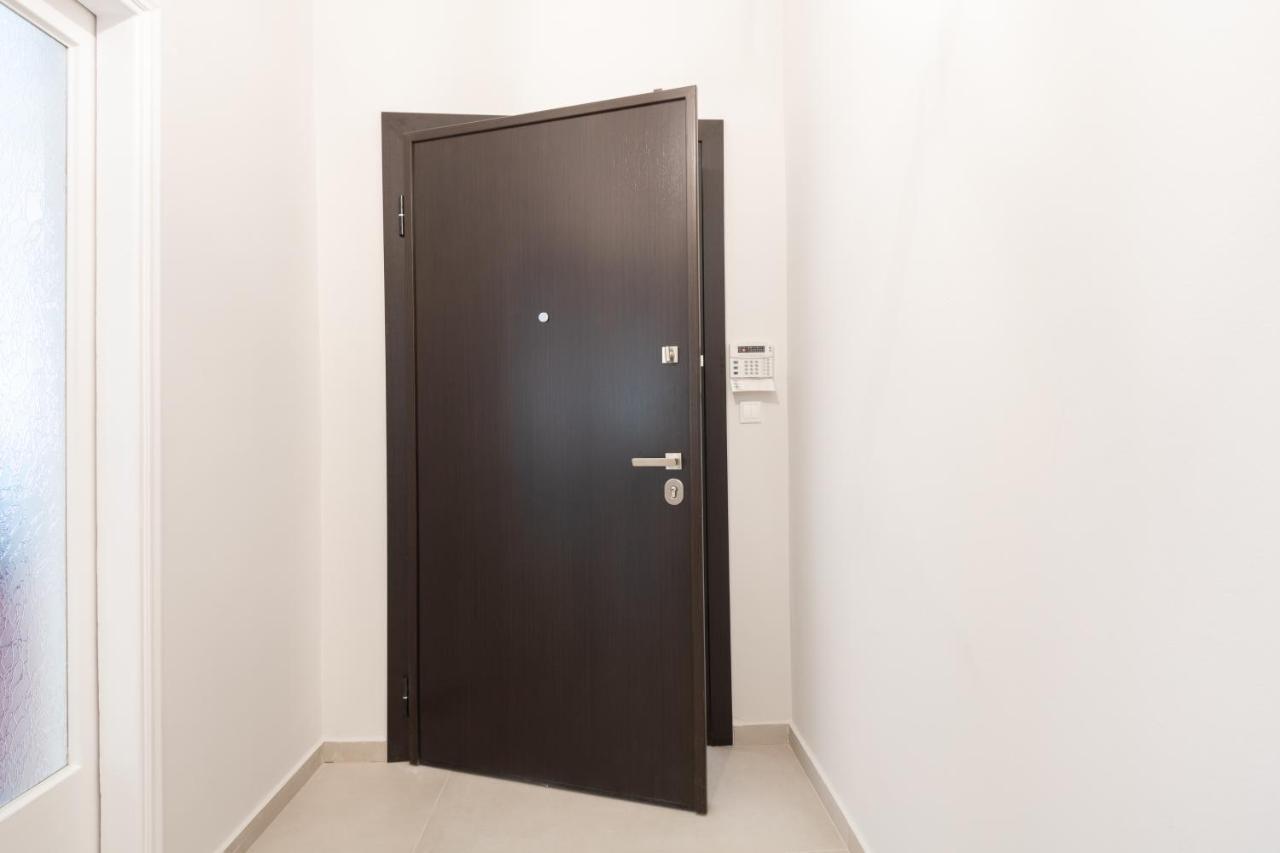 Modern 2-Bedroom Apt, 200M From The Acropolis 雅典 外观 照片